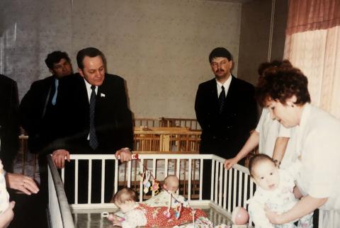 И.ФАРХУТДИНОВ И СОВЕТНИК ГУБЕРНАТОРА Ю.ШУВАЛОВ.jpg