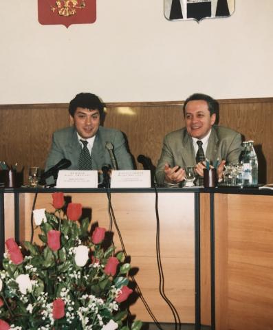 ПЕРВЫЙ ЗАМЕСТИТЕЛЬ ПРАВИТЕЛЬСТВА РФ Б.НЕМЦОВ И.ФАРХУТДИНОВ.jpg