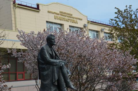 У ОБЛАСТНОЙ БИБЛИОТЕКИ_0.jpg